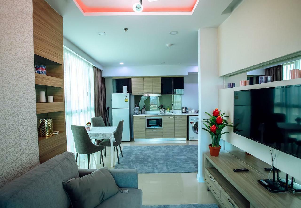 Dusit Grand Condo View Jomtien Beach Exterior photo